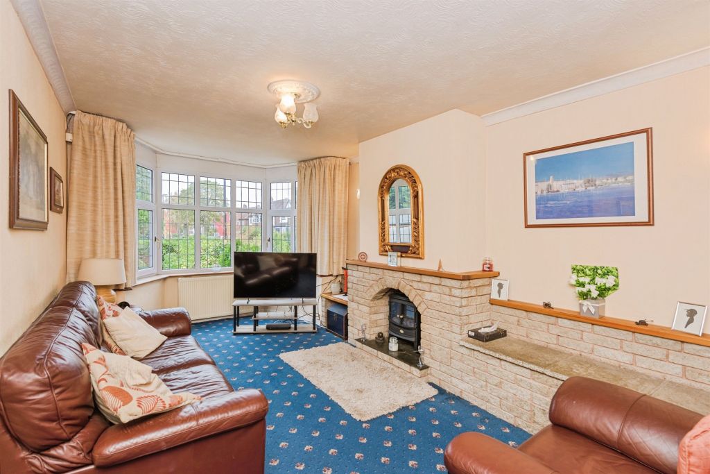 Property photo 2 of 17