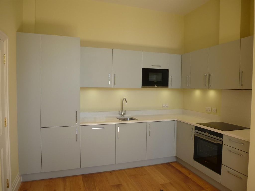 Property photo 3 of 16 Apt 101 King Edward VII Kitchen.Jpg