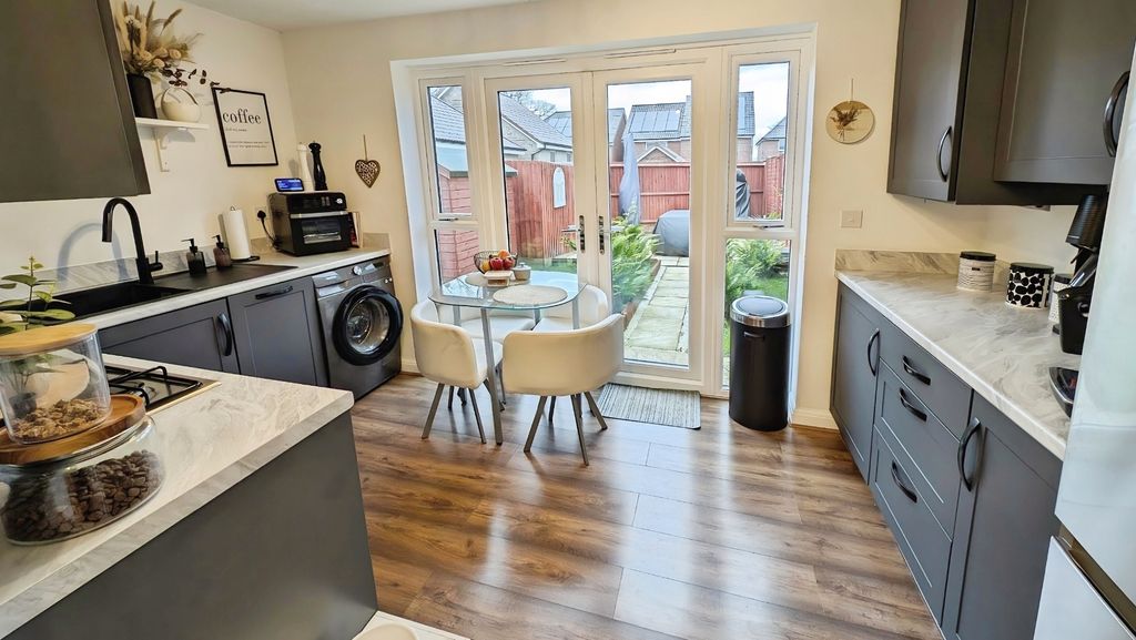 Property photo 2 of 13 Pbox-Img.Jpg