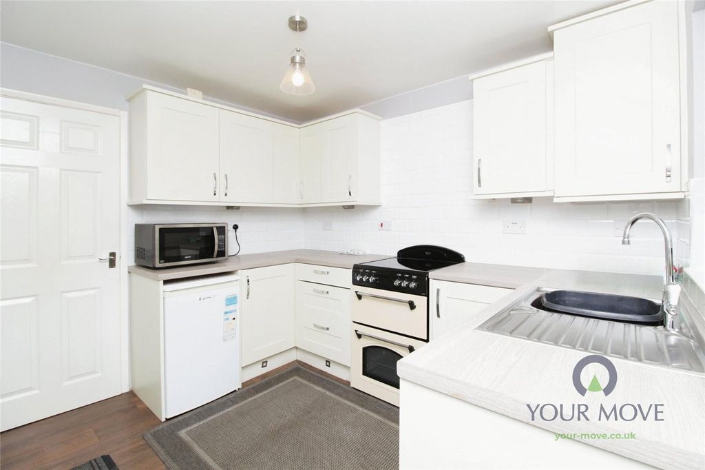 Property photo 2 of 15 Kitchen