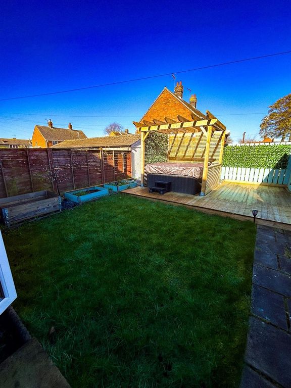 Property photo 2 of 12