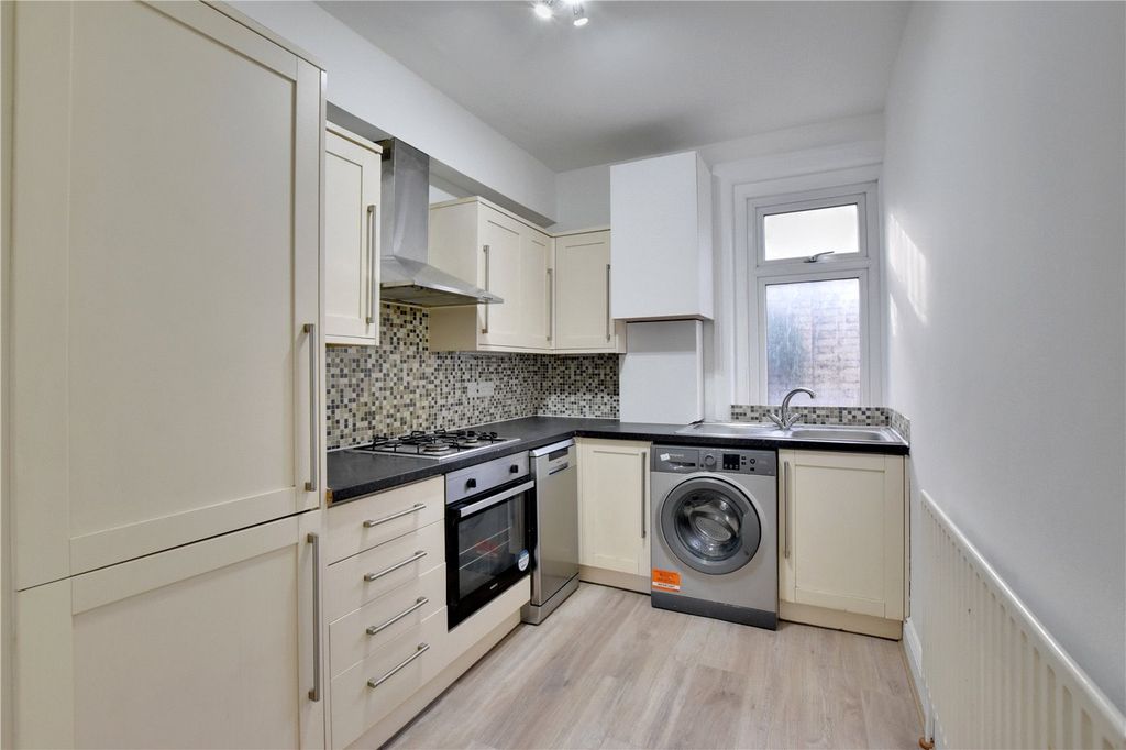 Property photo 3 of 11 Picture No. 21