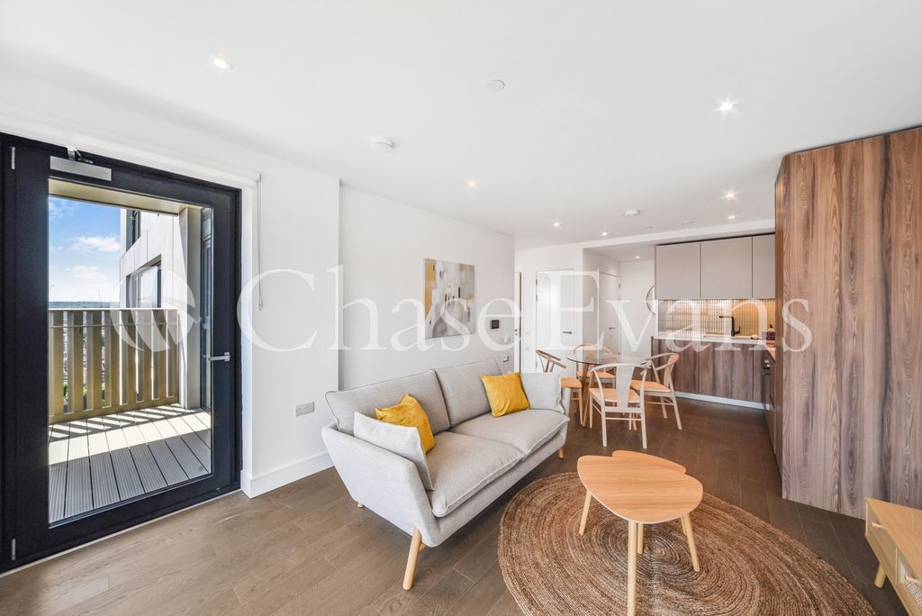Property photo 1 of 14 Hawksbury Heights, P