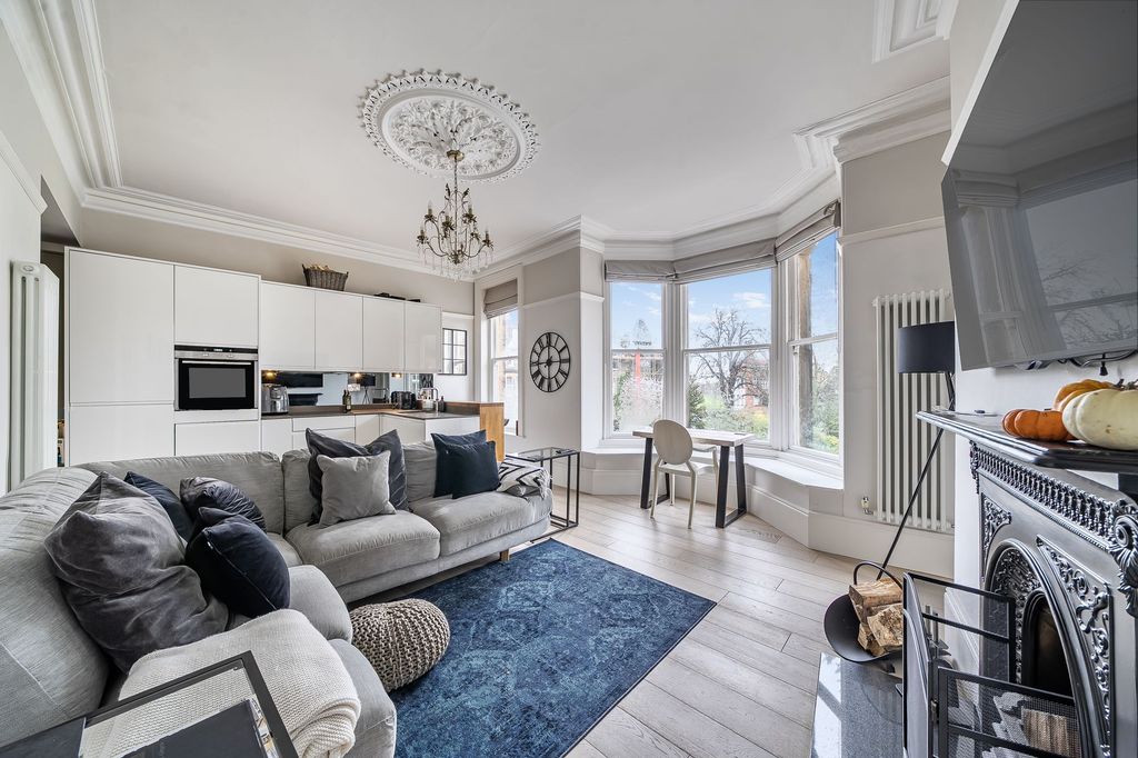 Property photo 2 of 20