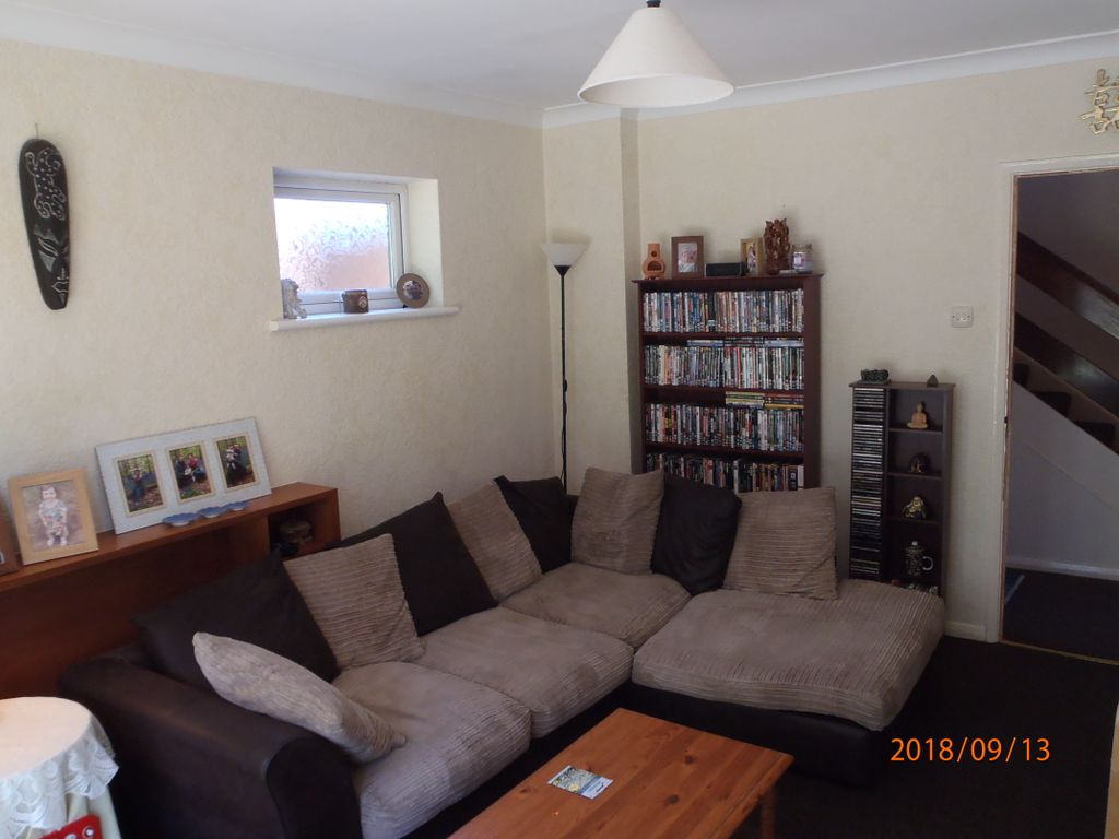 Property photo 3 of 14 Lounge