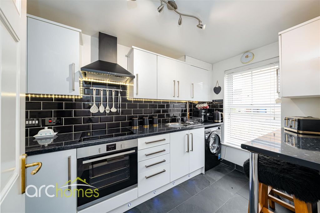 Property photo 3 of 25 Wayfarer-2.Jpg