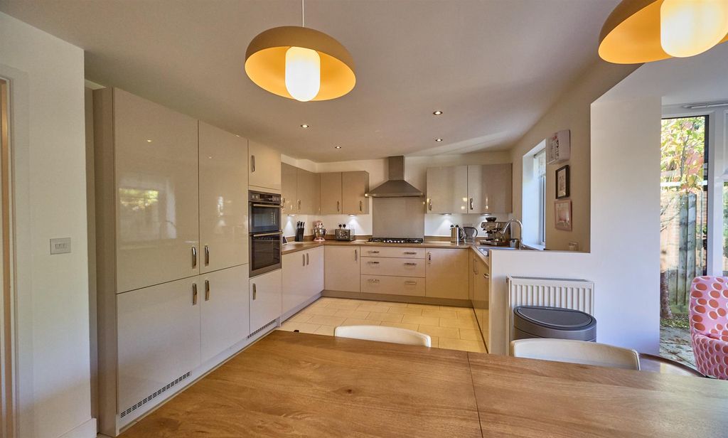 Property photo 3 of 20 Kensington Avenue Bb 6.Jpg