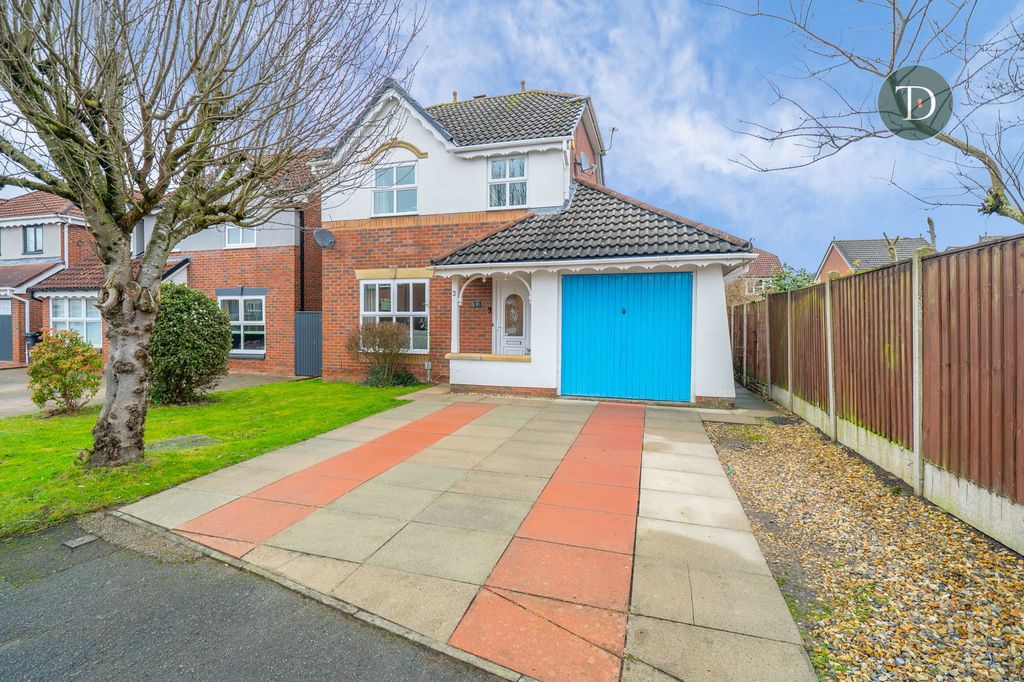 Property photo 1 of 32