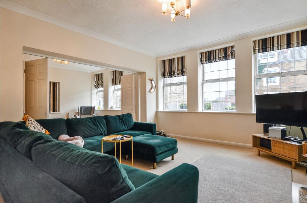 Property photo 2 of 28 Picture No. 05