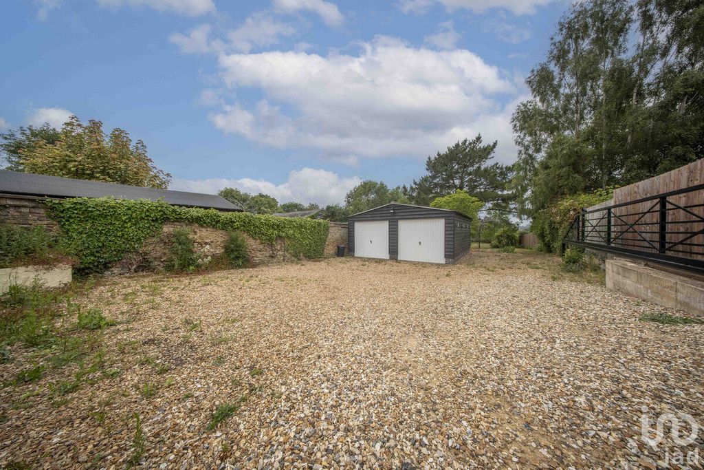 Property photo 3 of 30