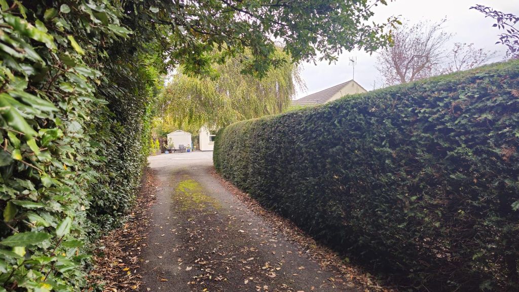 Property photo 2 of 25 Driveway