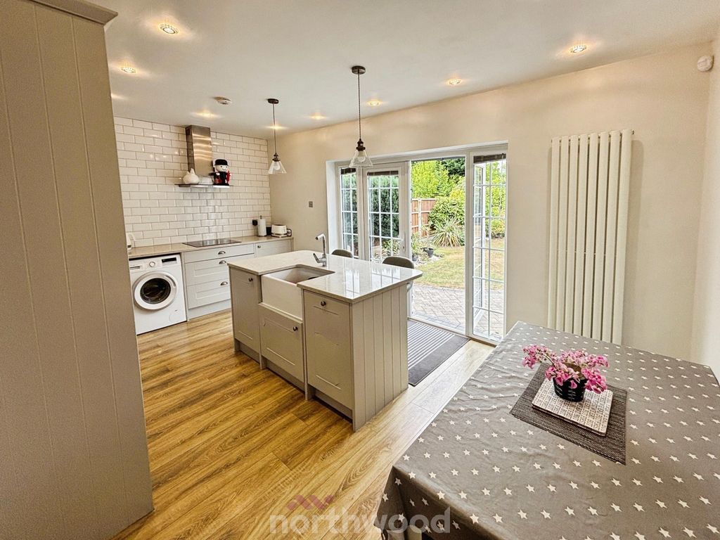 Property photo 2 of 30