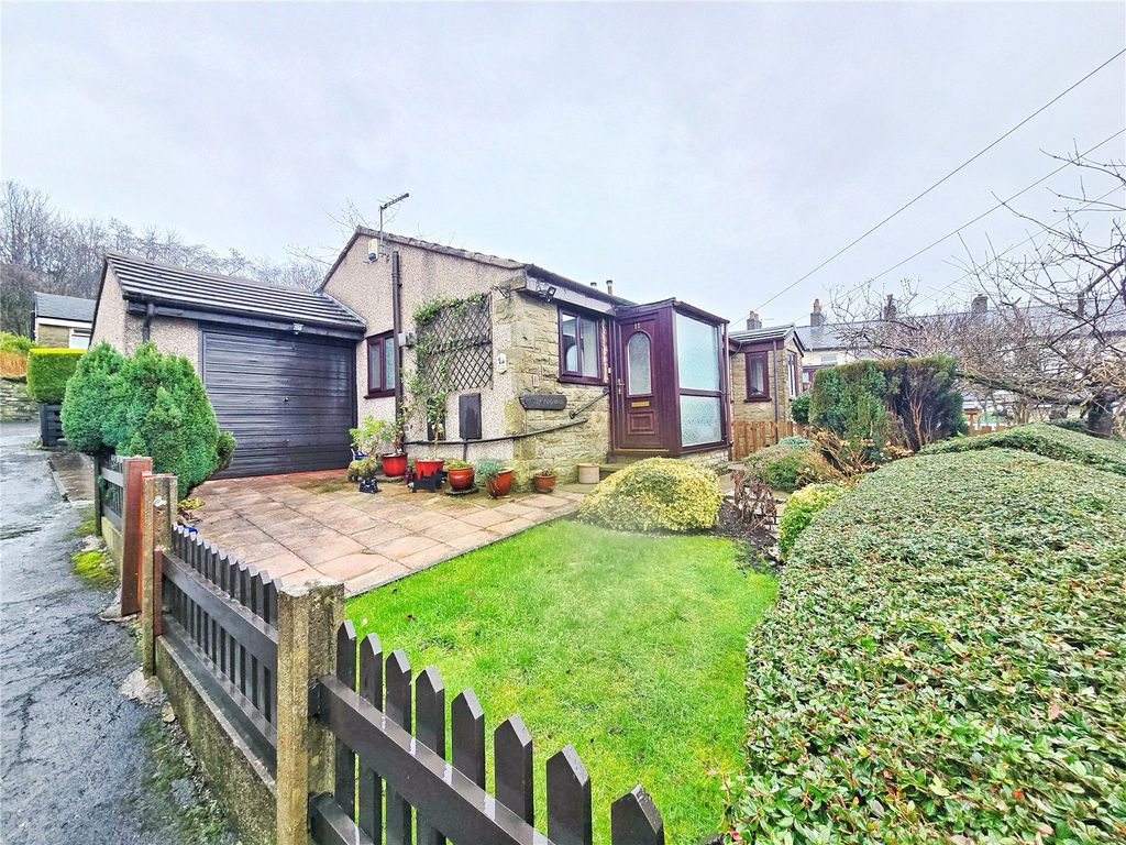 Property photo 1 of 11 End Bungalow