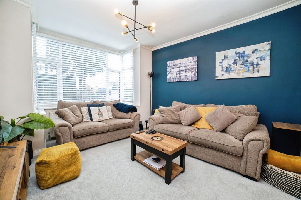 Property photo 2 of 30