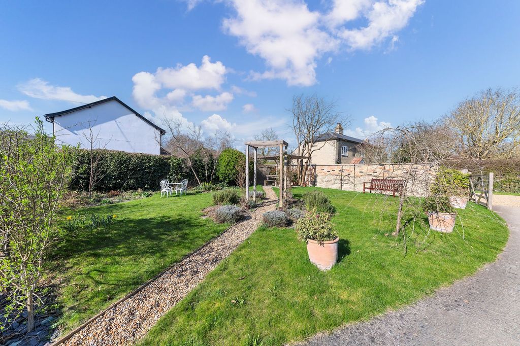 Property photo 3 of 10