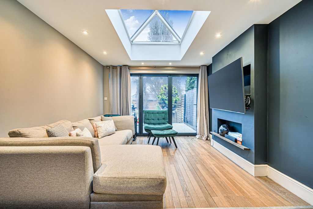 Property photo 3 of 14 1420142-20-69Aafd...