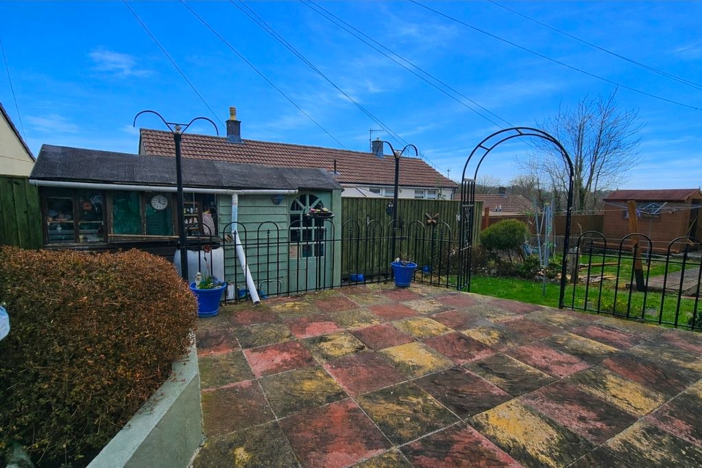 Property photo 3 of 11 Garden