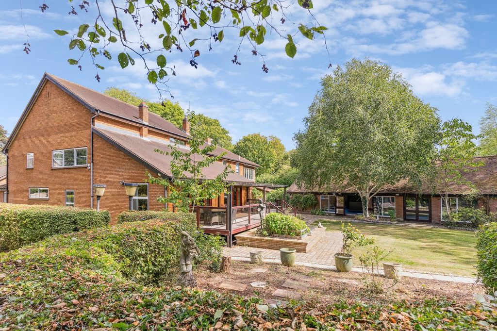 Property photo 1 of 30