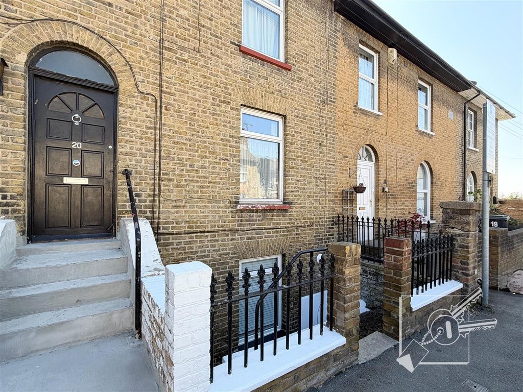 Property photo 1 of 12 External