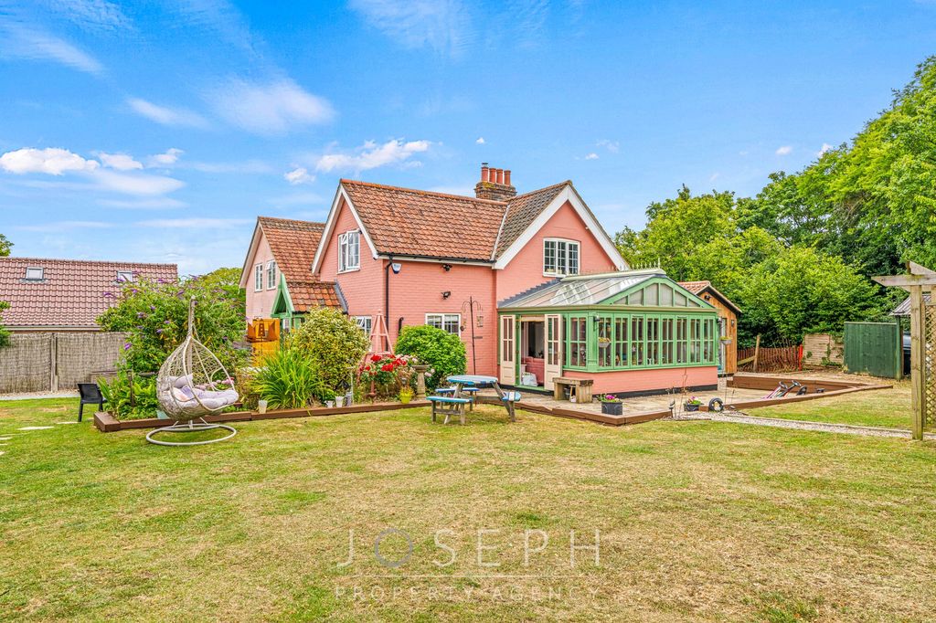 Property photo 1 of 35