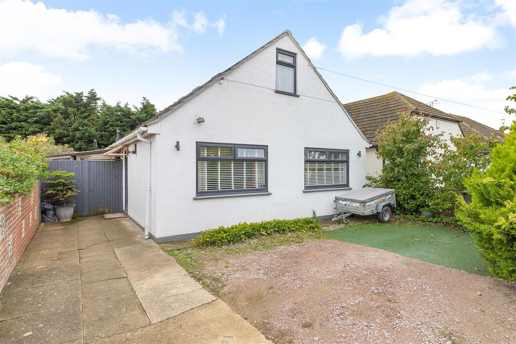 Property photo 1 of 15 Goodwin Avenue, Swalecliffe, Whitstable