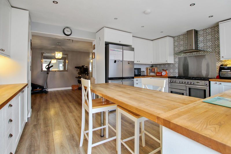 Property photo 3 of 15 Photo 8