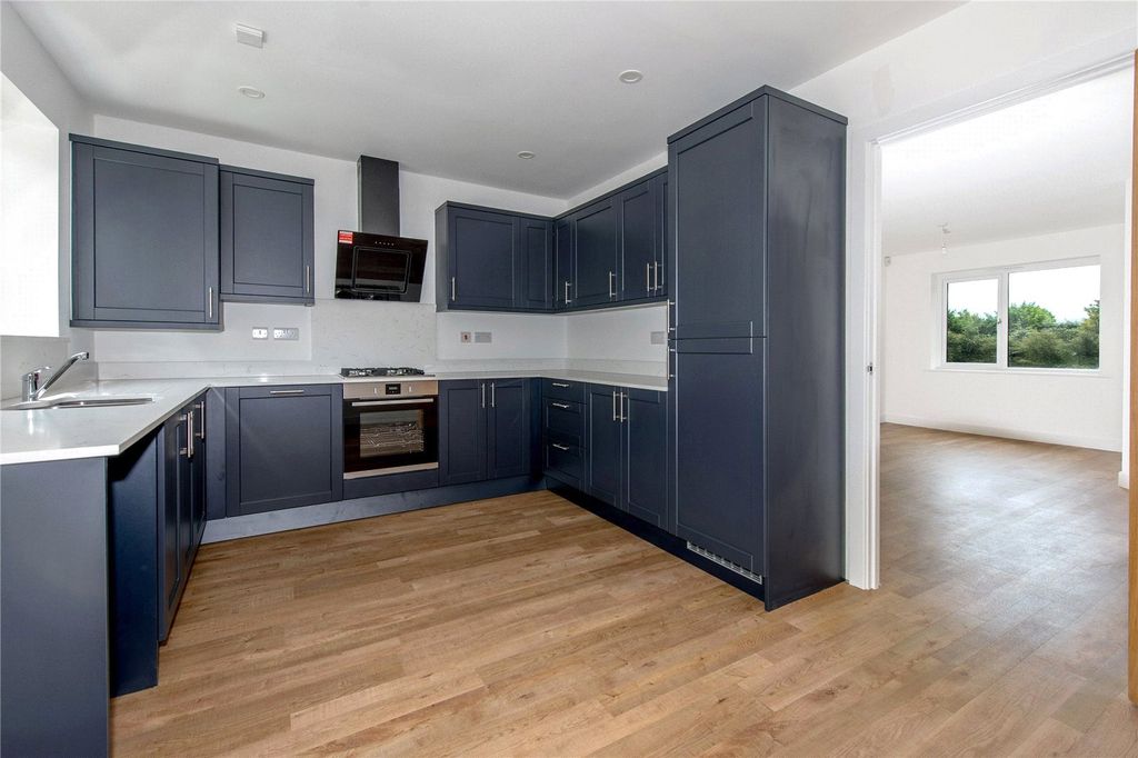 Property photo 2 of 20 Picture No. 35