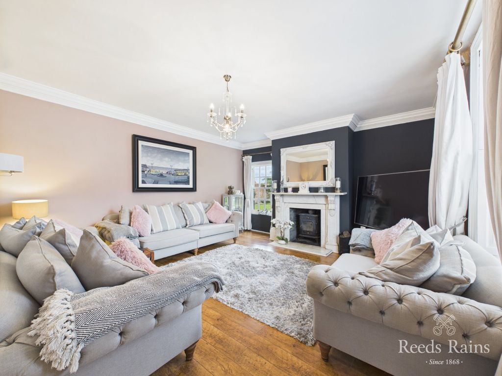 Property photo 3 of 50 Sitting Room