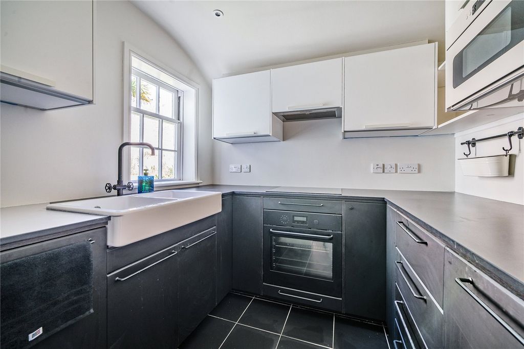 Property photo 2 of 17 Kitchen