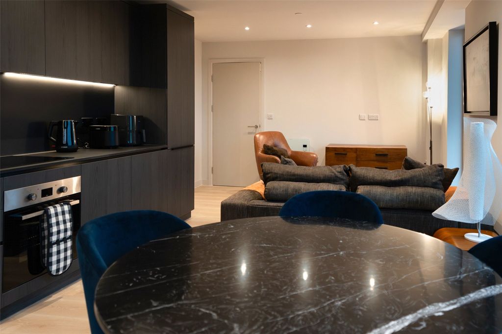 Property photo 2 of 42 Picture No. 02