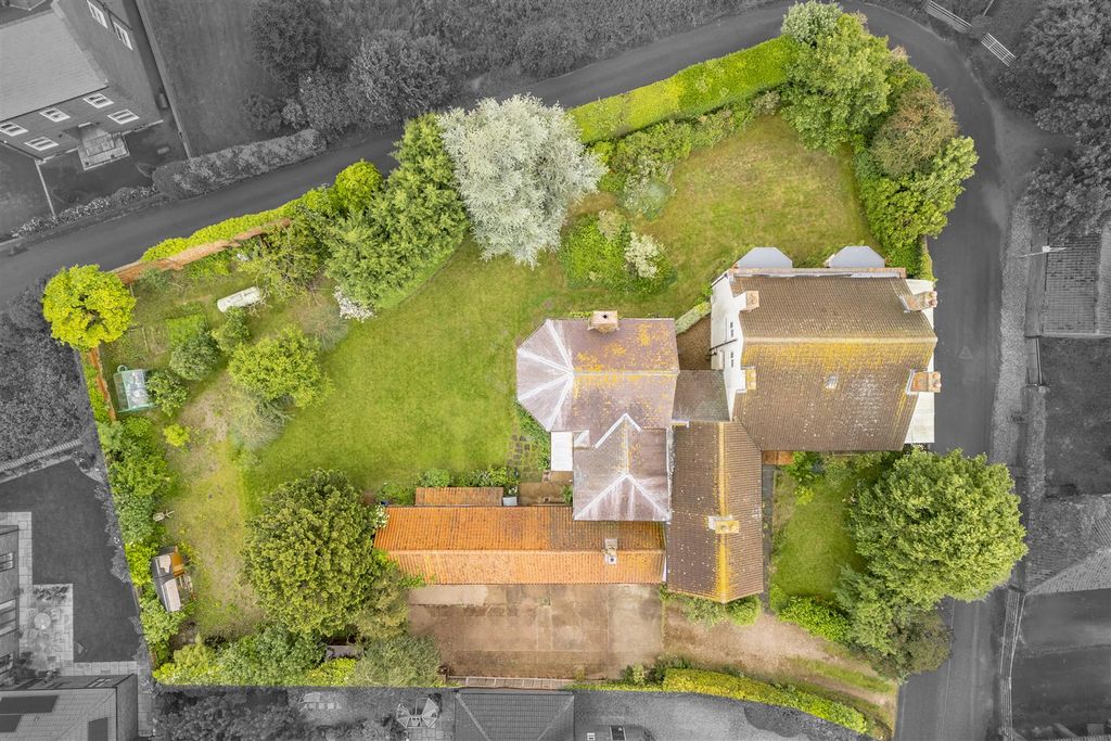 Property photo 1 of 35 The Old Manor House (North Muskham)-7.Jpg