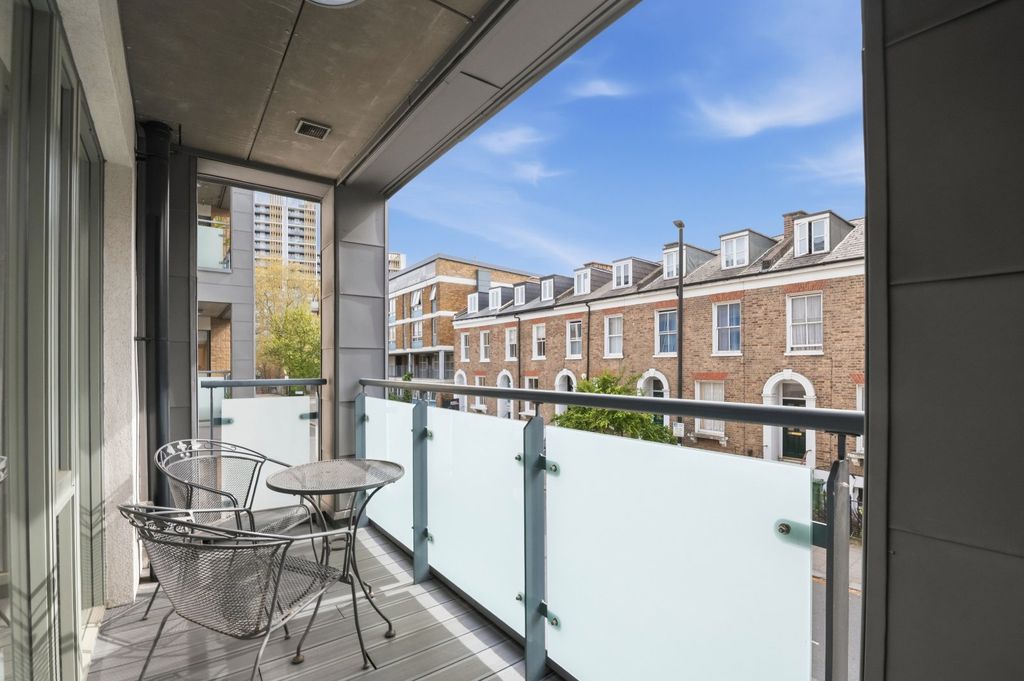 Property photo 2 of 17 Picture No. 42