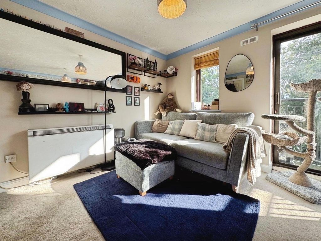 Property photo 3 of 10 Pbox-Img.Jpg