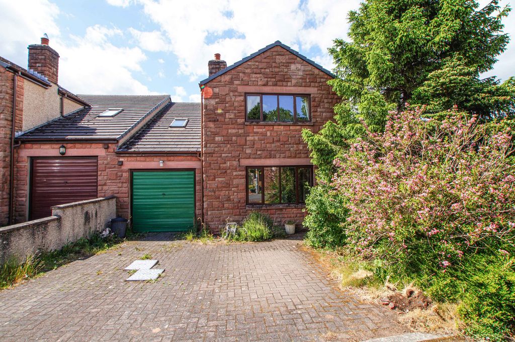 Property photo 1 of 19 External