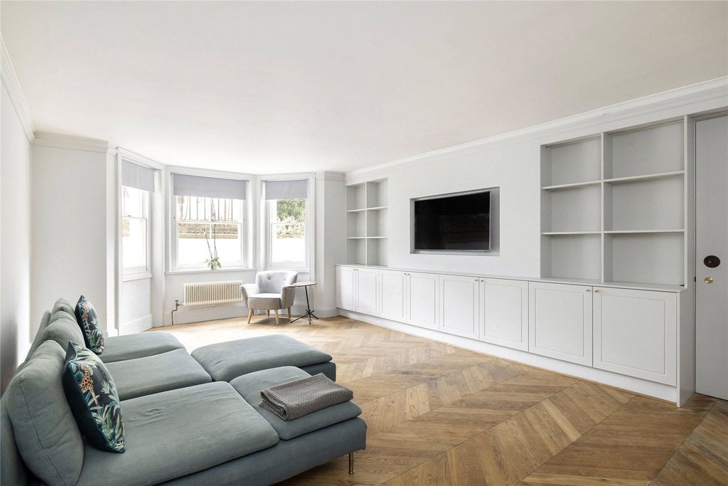 Property photo 1 of 8 Reception Room