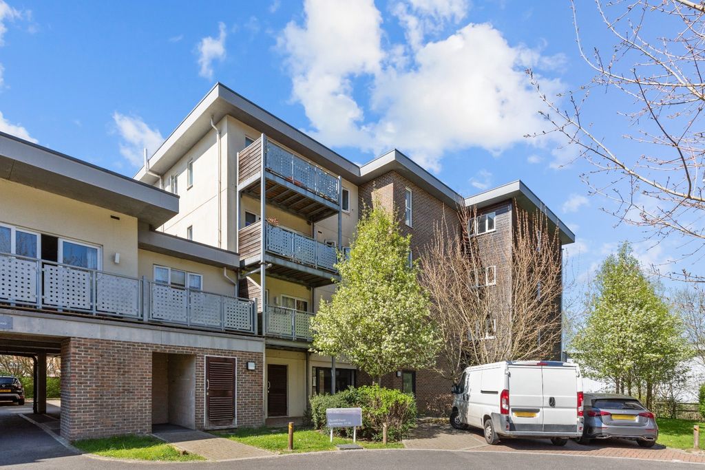 Property photo 1 of 11 4136673