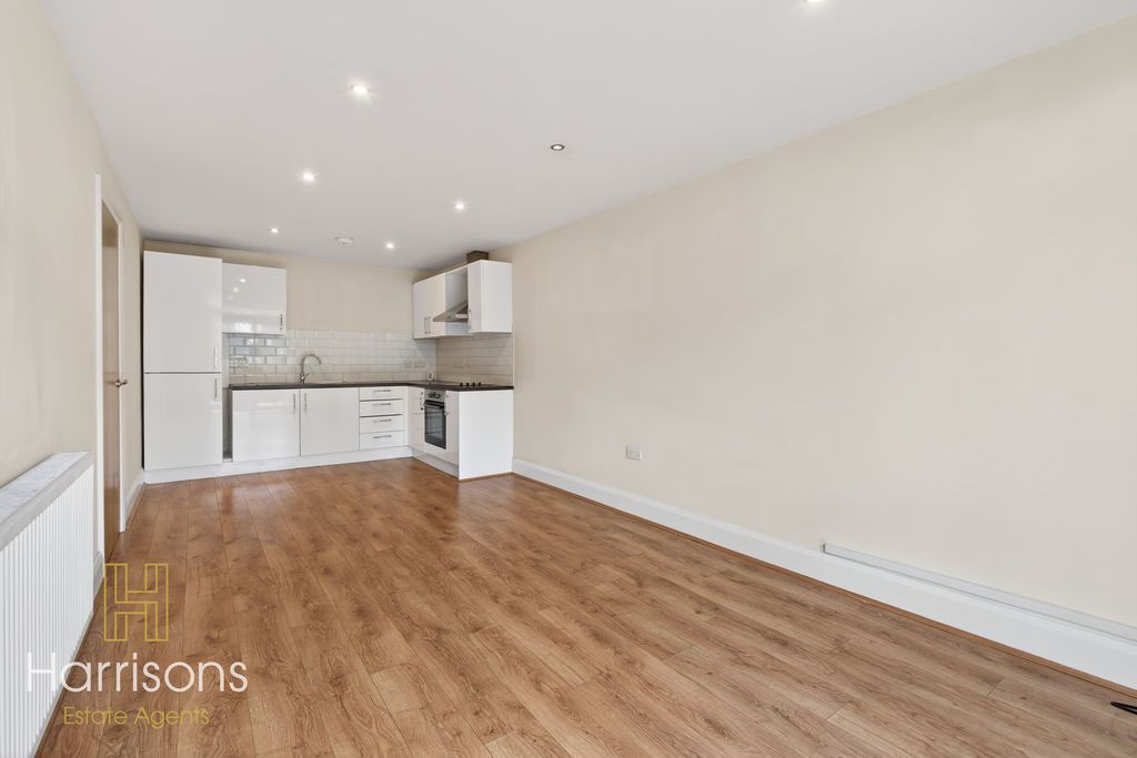 Property photo 3 of 18 Photo 7