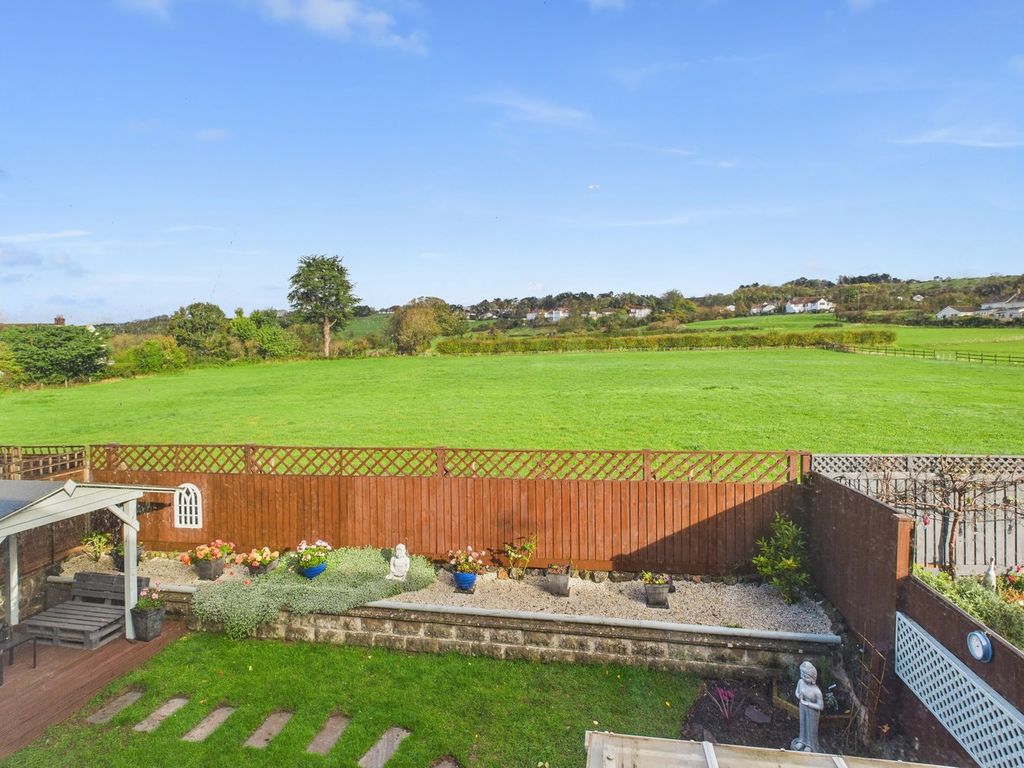 Property photo 3 of 32