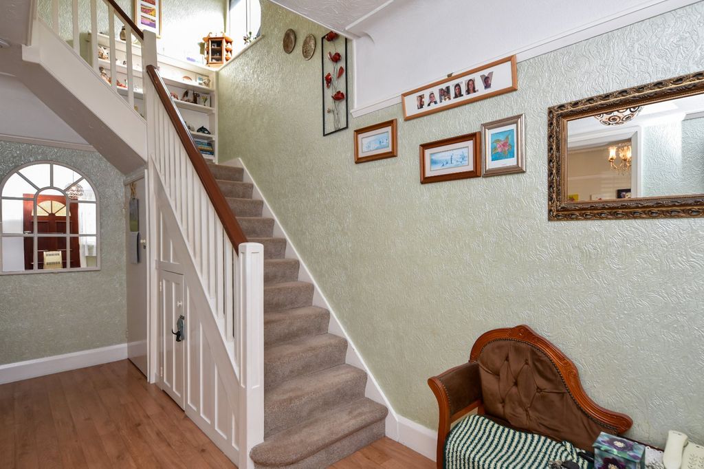 Property photo 3 of 39 Picture No. 31