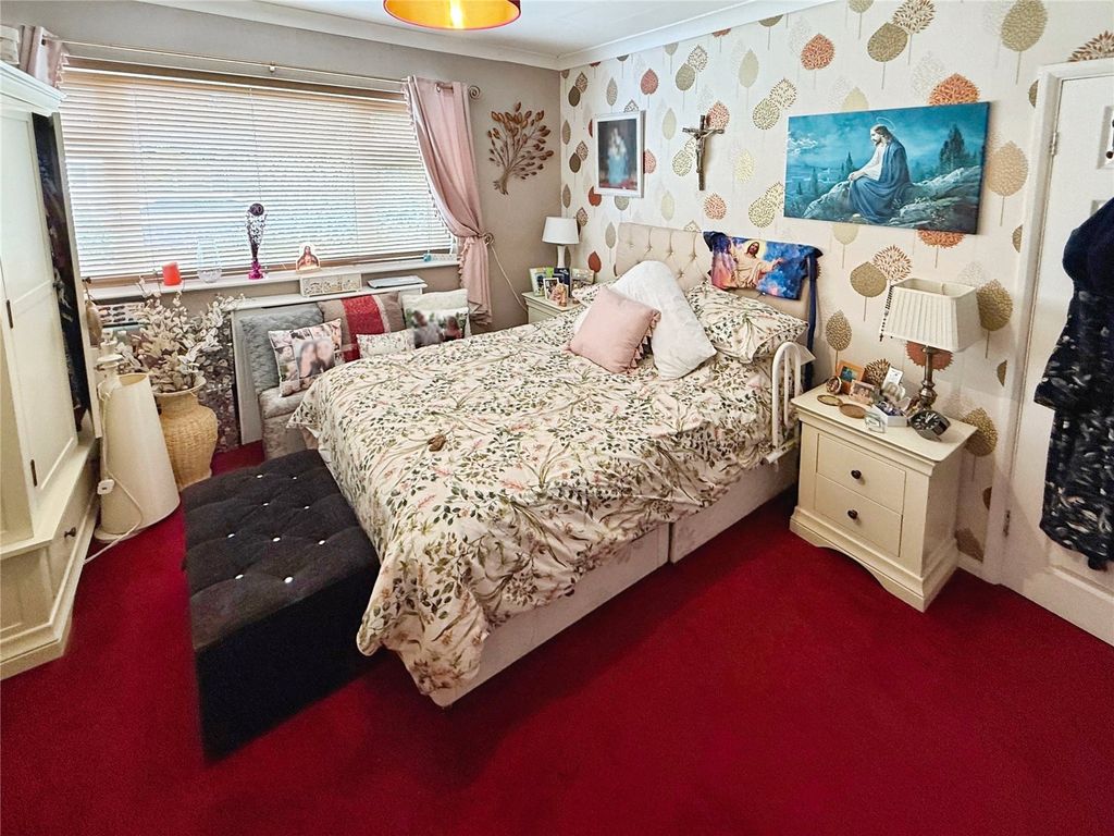 Property photo 2 of 16 Bedroom 1