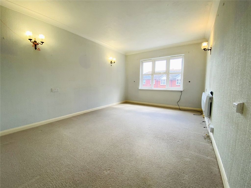 Property photo 2 of 23 Picture No. 27
