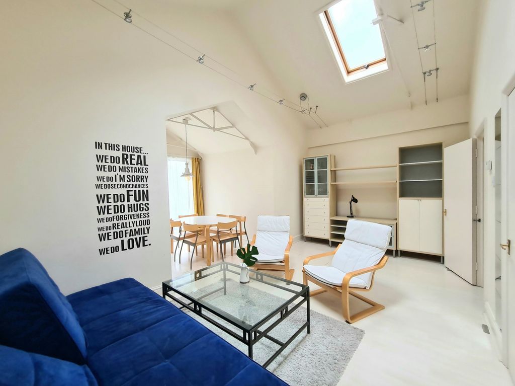 Property photo 3 of 7 Gallery