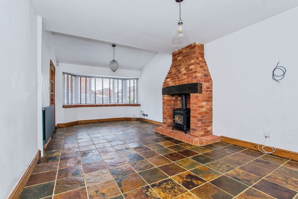 Property photo 3 of 11 Photo