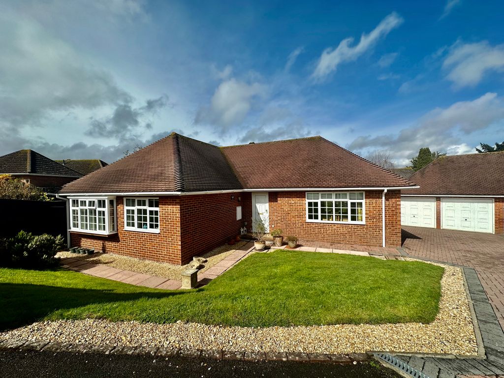 Property photo 1 of 28