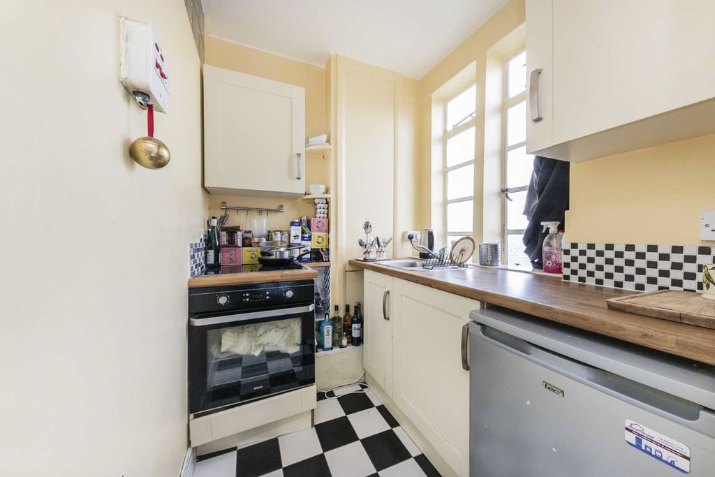 Property photo 3 of 3