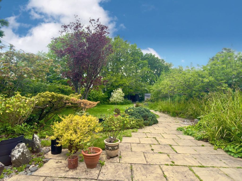 Additional image 37 of 4 bed detached house for saleHorsham Road, Crawley RH11