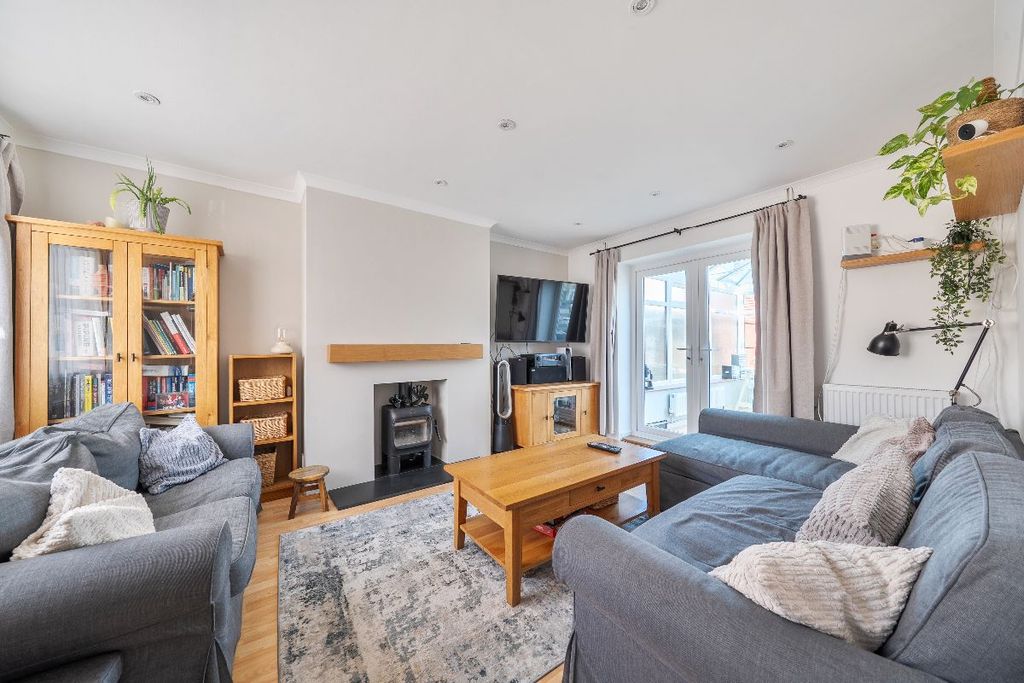 Property photo 2 of 19