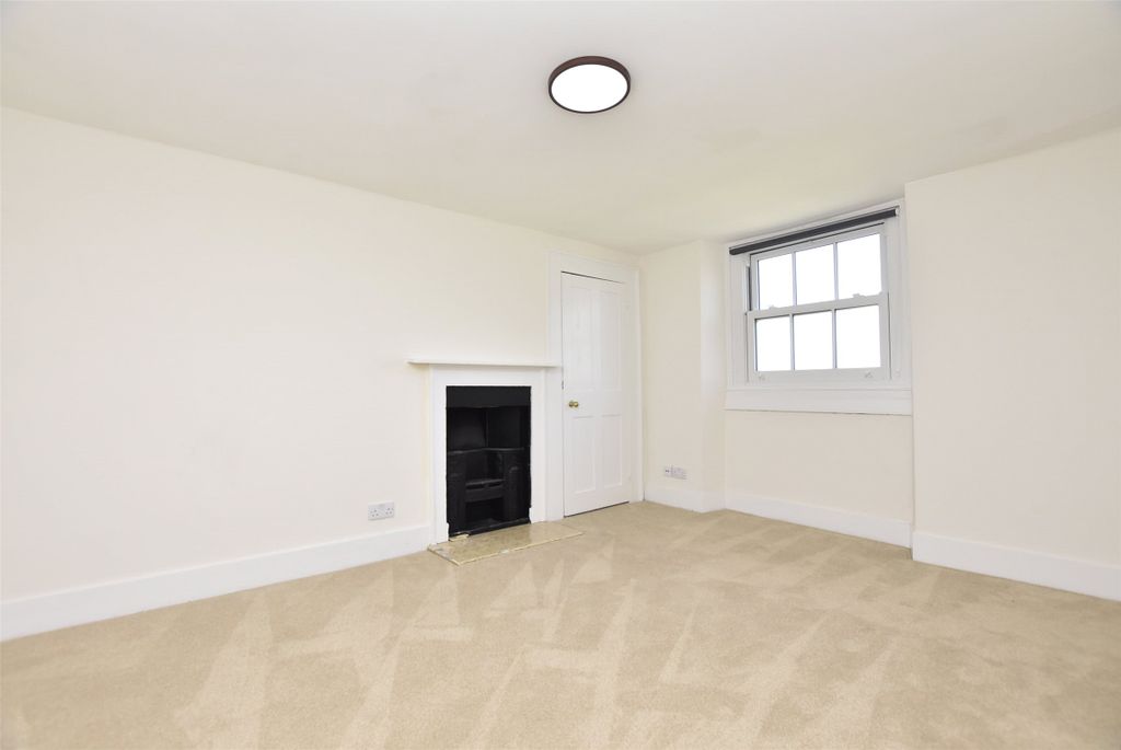 Property photo 2 of 6 Living Room