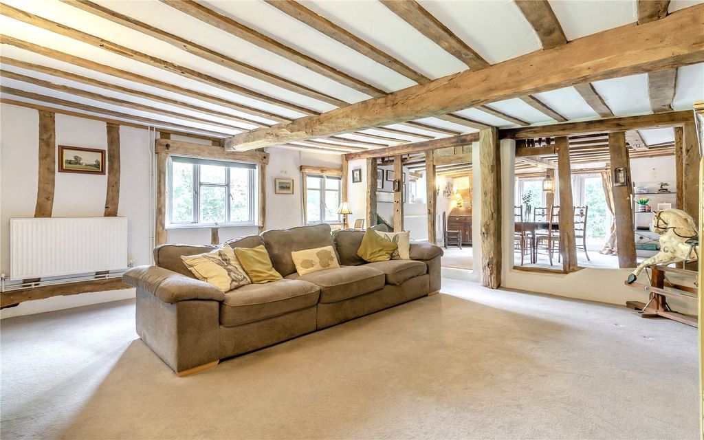 Property photo 2 of 19 Sitting Room