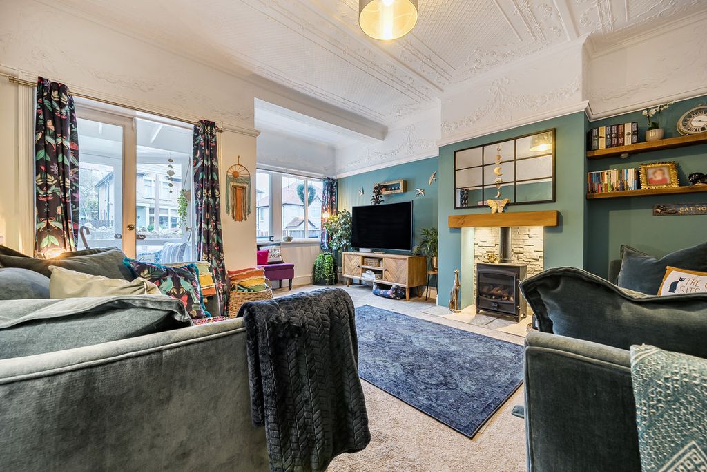 Property photo 3 of 21